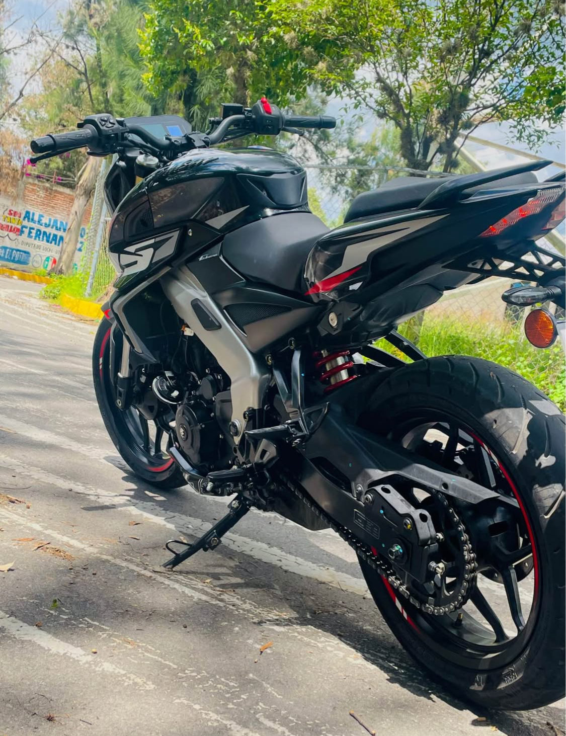 Bajaj NS 400z Año 2024