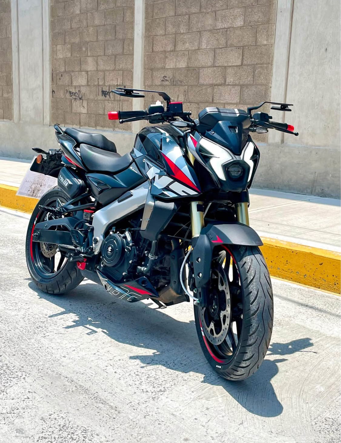 Bajaj NS 400z Año 2024