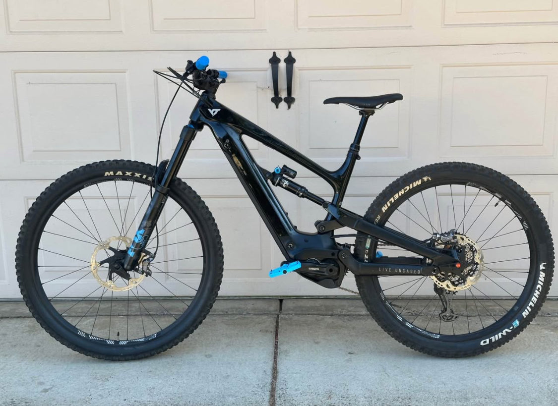 YT Decoy CORE 3 MX R 27.5 Año 2022